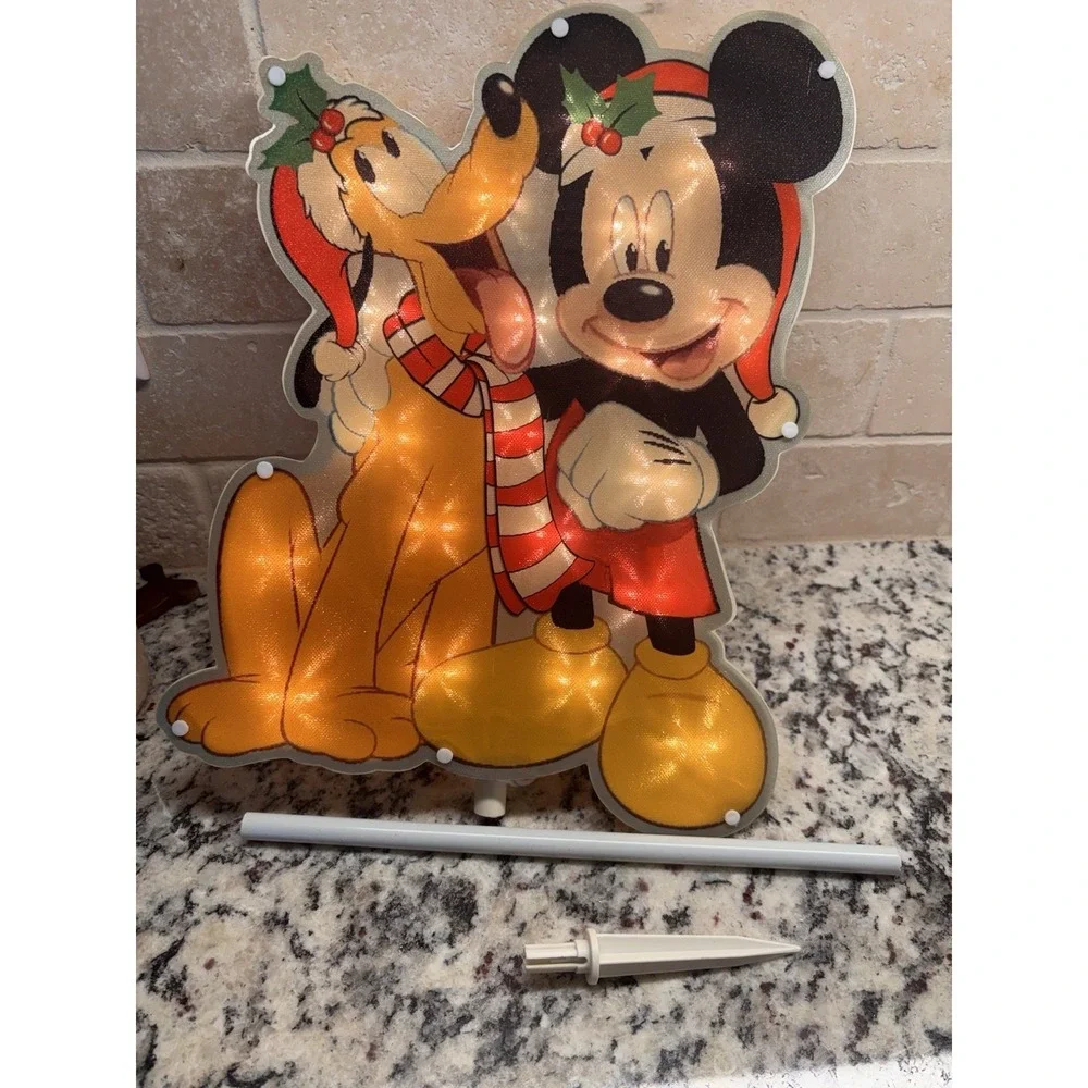 Disney Mickey Mouse & Pluto Lighted Christmas Window Decor 14